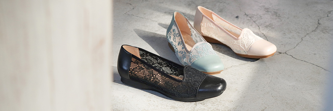 フラットシューズ