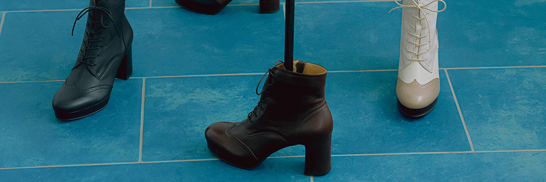 レースアップブーツ