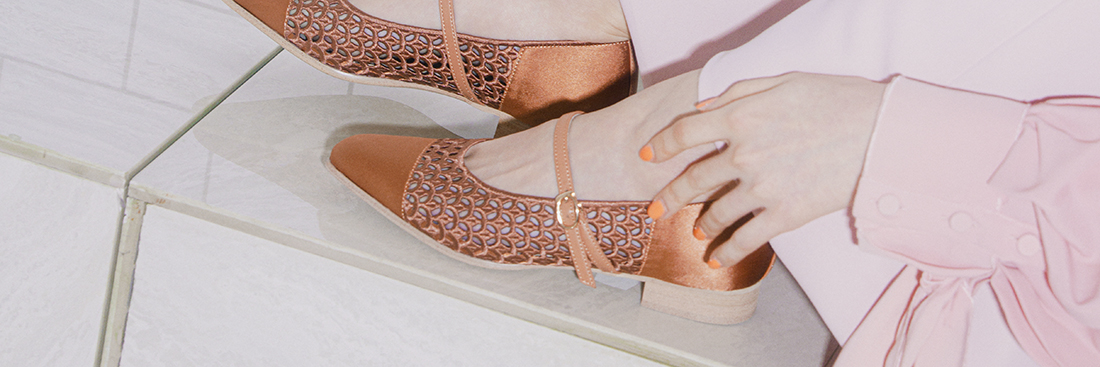 ローヒールパンプス