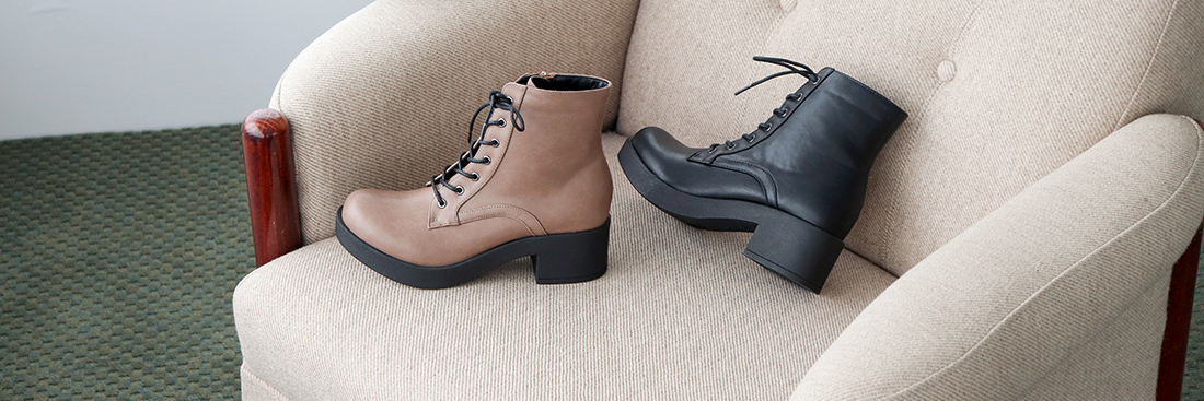 ミドルヒールブーツ