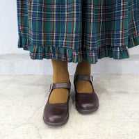 ダークブラウン