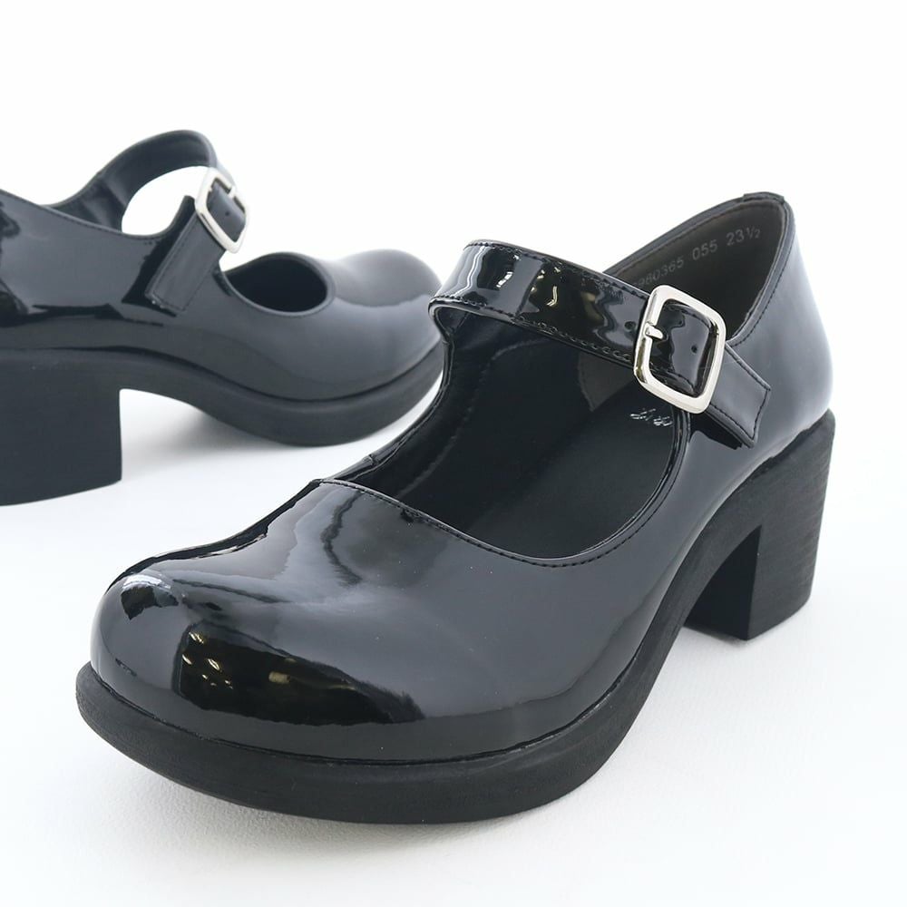 つや感がアクセントに。コーデを引き締める華やかさ（ブラックエナメル）