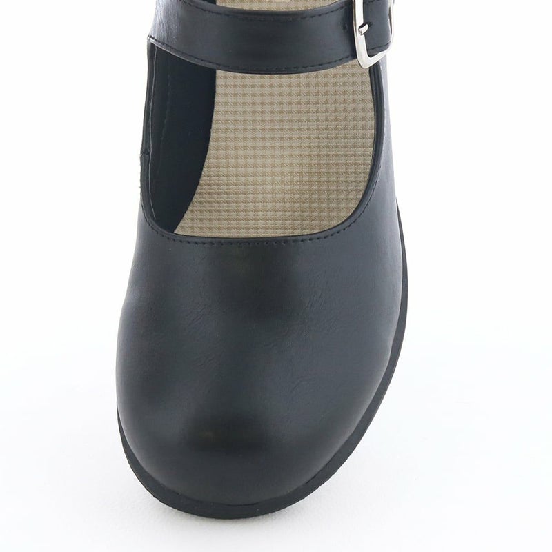 ゆったり設計で指先を締め付けず、ストレスのない履き心地