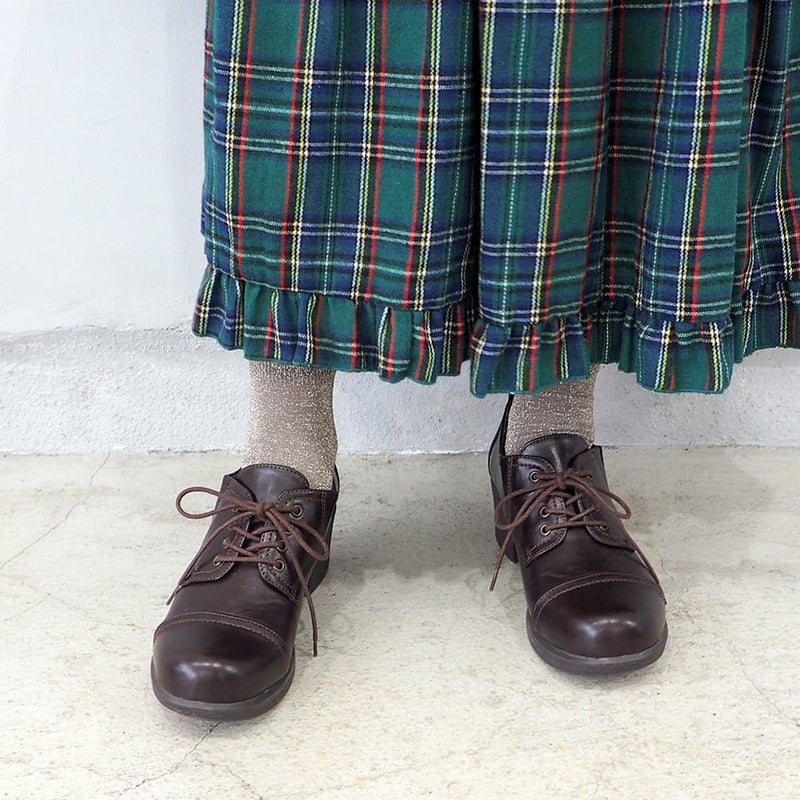 ダークブラウン