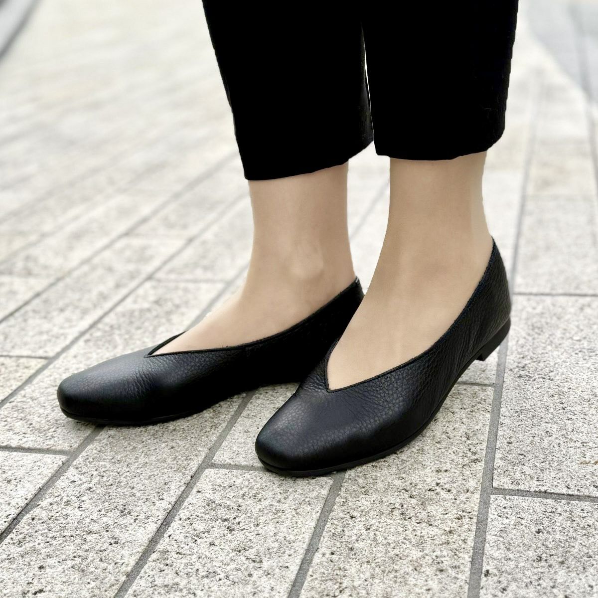 スタッフ着用：ブラック