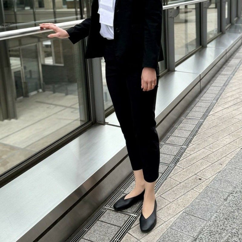 スタッフ着用：ブラック