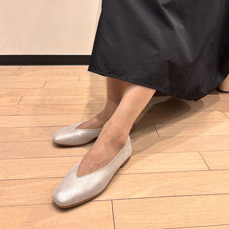 スタッフ着用：プラチナ