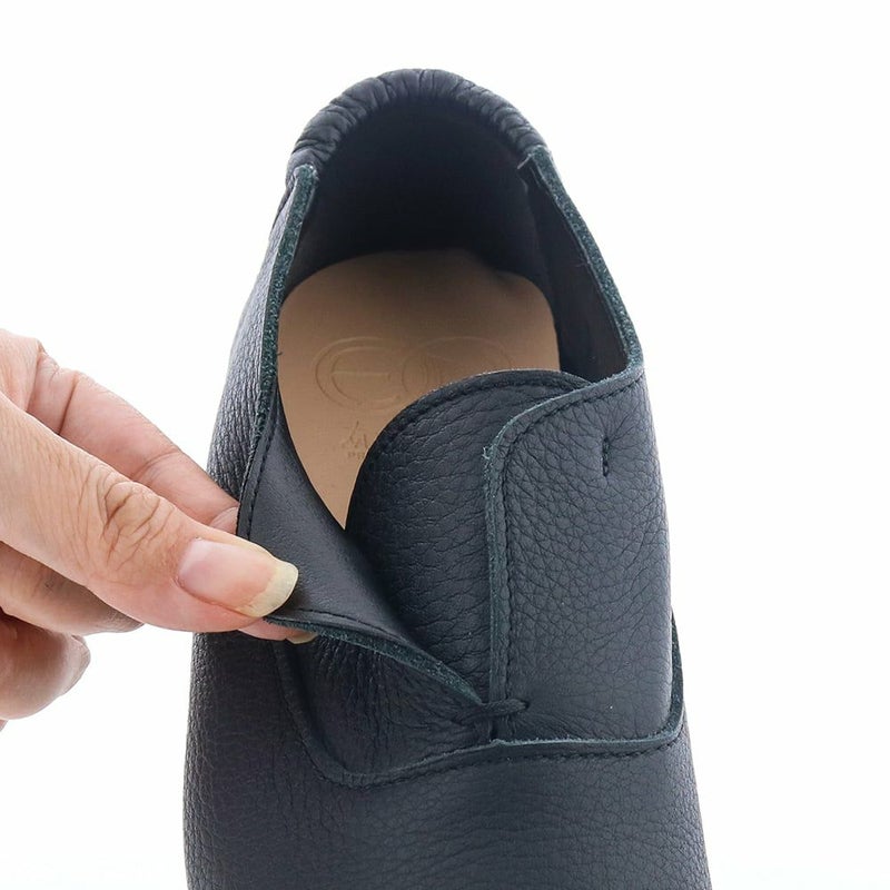 履き口が大きく開くので着脱がスムーズです