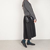 ブラック