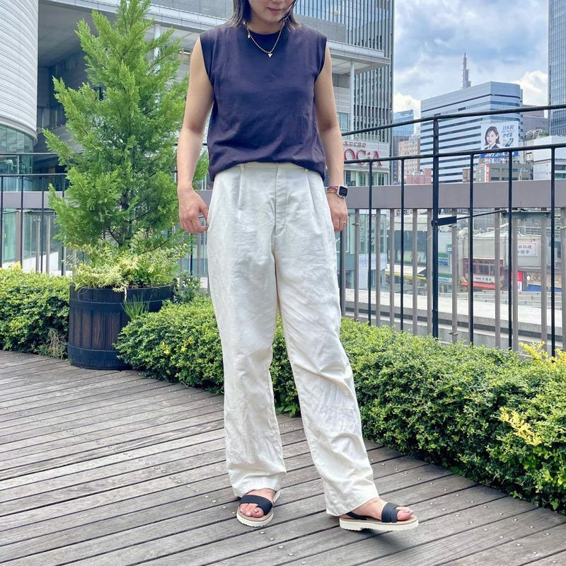 スタッフ着用：ブラック