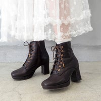 ダークブラウン