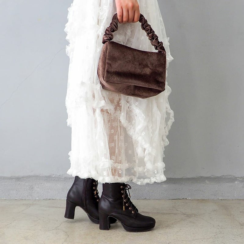 ダークブラウン