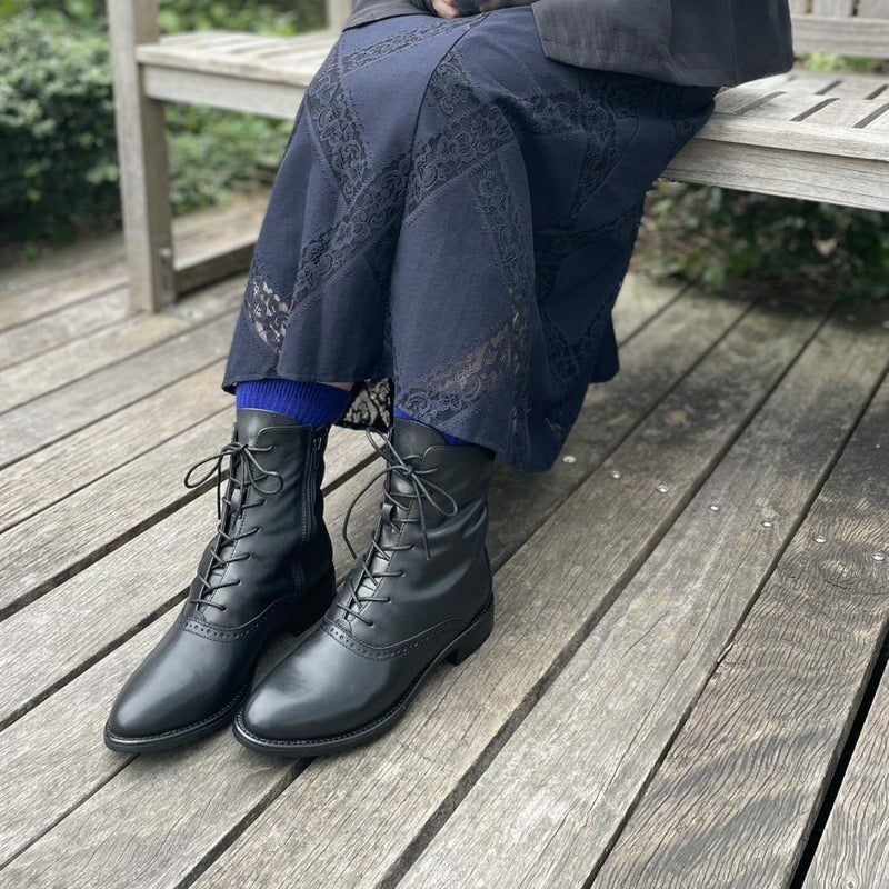 スタッフ着用：ブラック