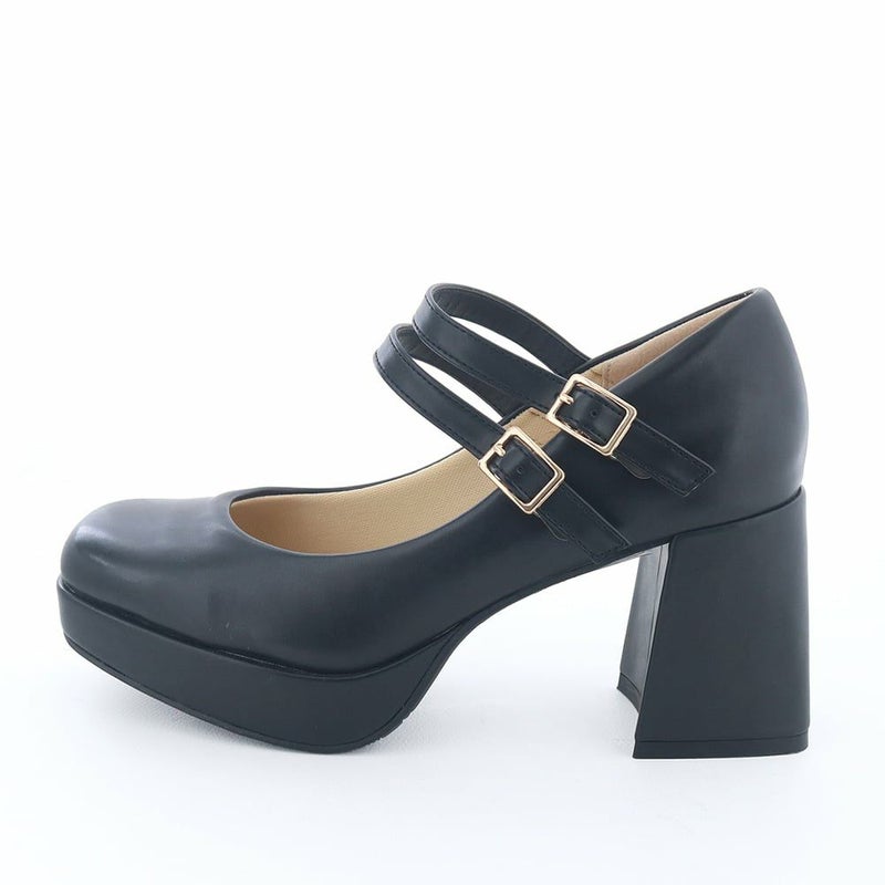 ストーム＆ヒールのデザインがレディライクな厚底パンプス