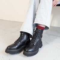 ブラック