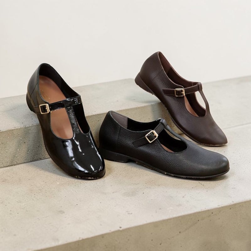 Tストラップシューズ