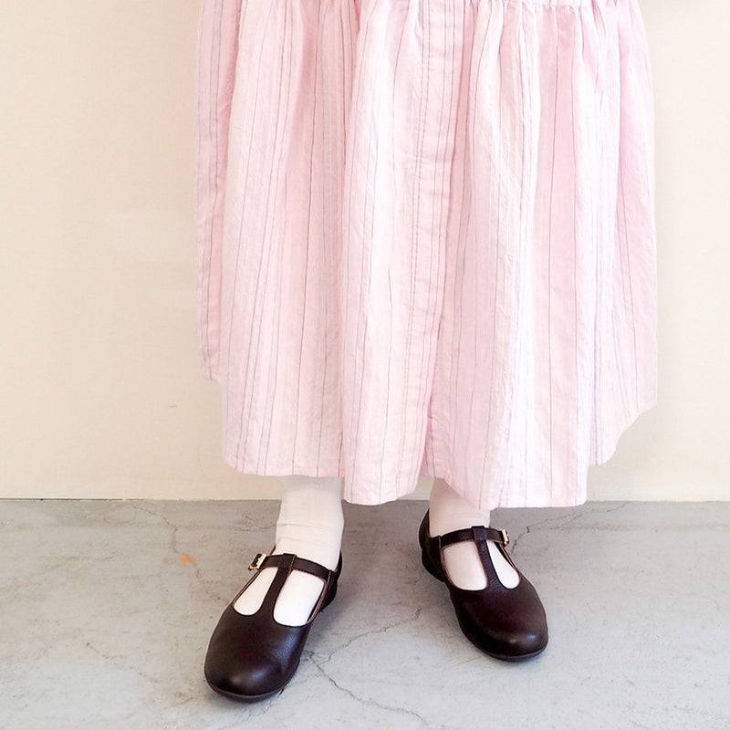 ダークブラウン