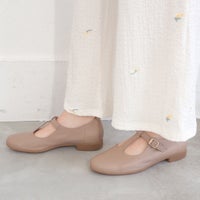 ベージュ