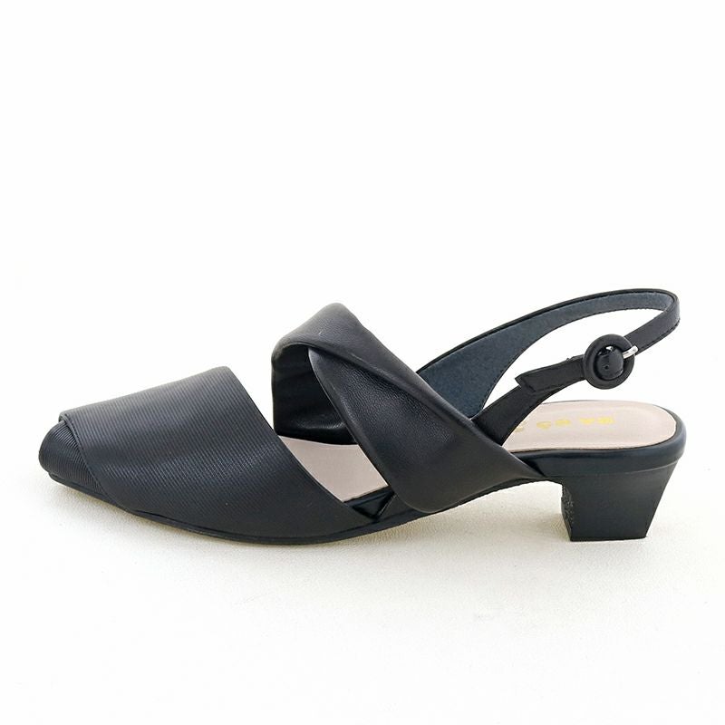 ソフトなつくりでやさしい履き心地のサンダル