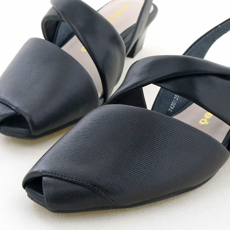 甲をしっかり覆うデザインでパンプスライクに使用できます