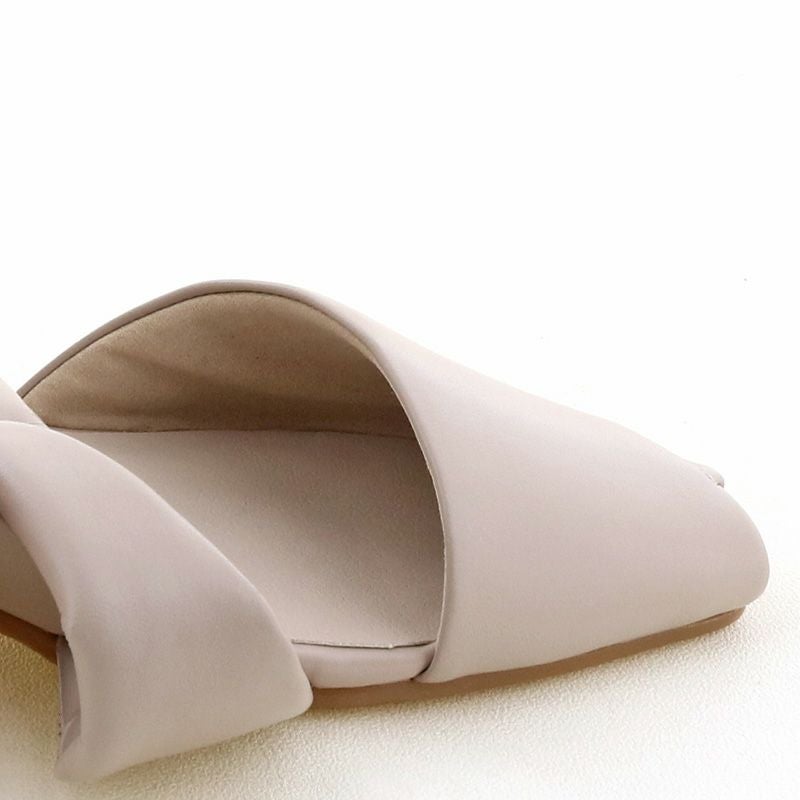 指先までやわらかく包み込まれる履き心地です