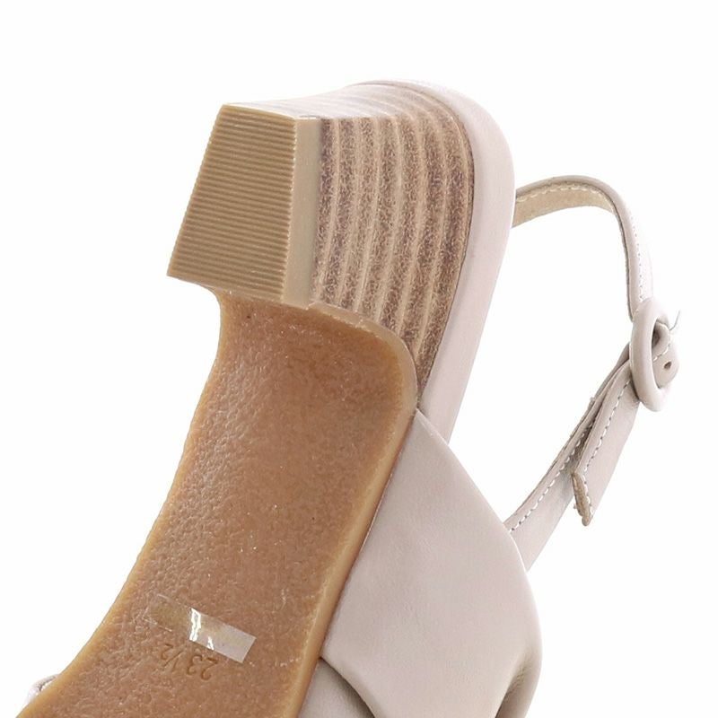 ほどよい高さで歩きやすく、きちんと感もある3.5cmヒール