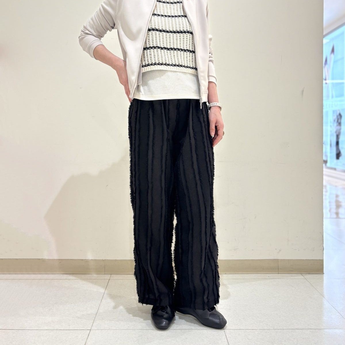 スタッフ着用：ブラック