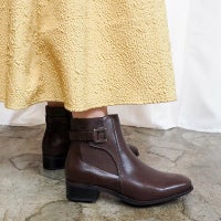 ダークブラウン