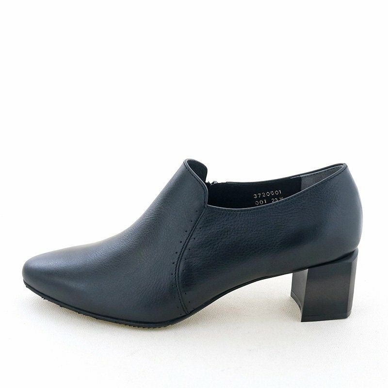 すっきりフォルムで通勤スタイルに最適なシューティスタイル