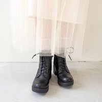 ブラック