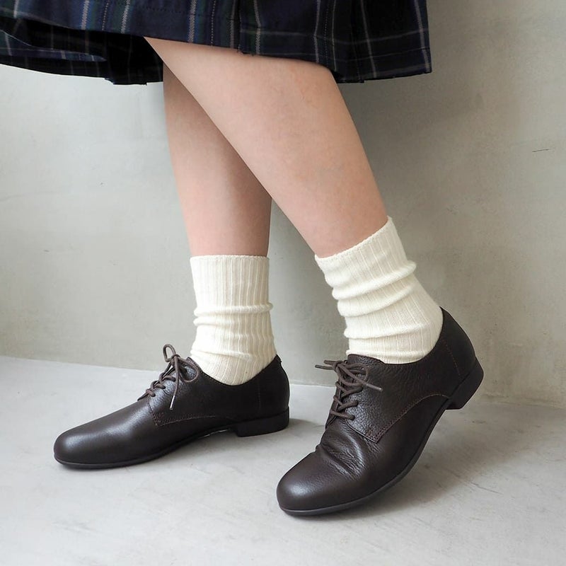 ダークブラウン