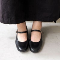ブラック