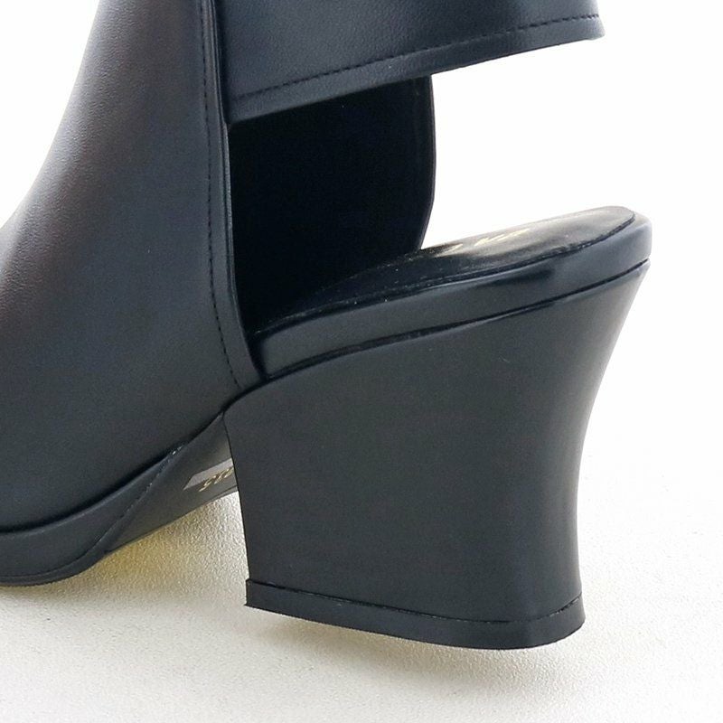 ヒールの高さ：約7.5cm