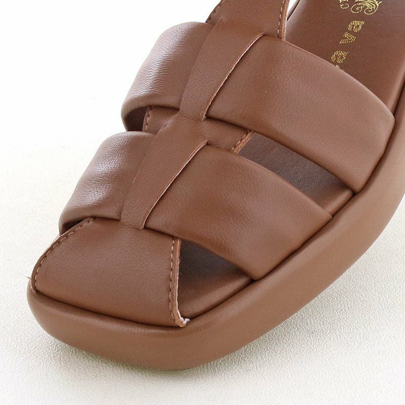 気になる指先はさり気なくカバーしてくれます