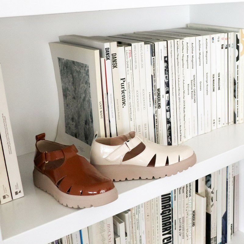 Tストラップスニーカー