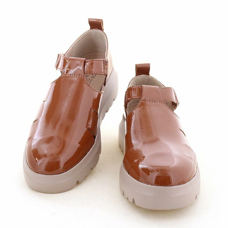 通気性がよく蒸れにくいので真夏でも履けるサマーシューズです