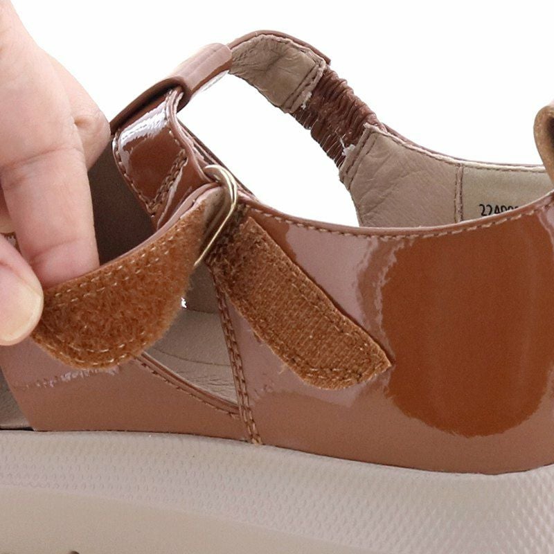 面ファスナーで自分サイズにアジャスト。着脱もスムーズです