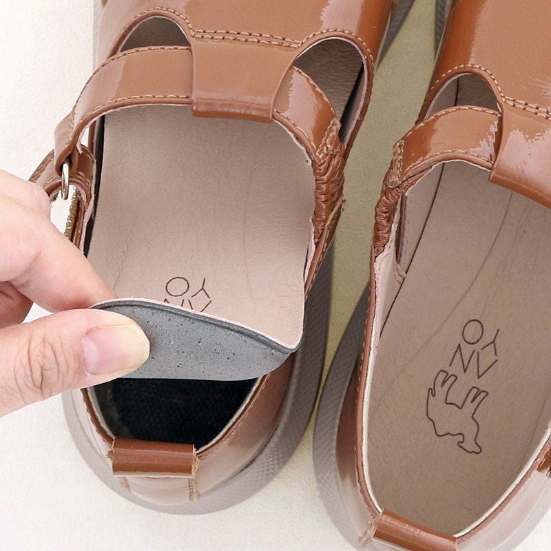 クッションの効いたカップインソールでふかふかの履き心地です