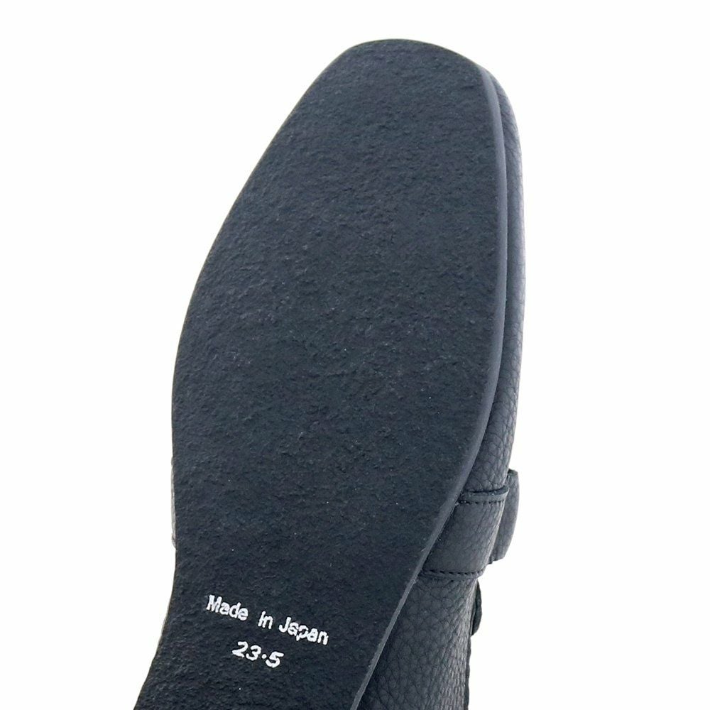 中底に防水シートを敷き、底からの浸水もしにくくなっています