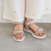 ピンク
