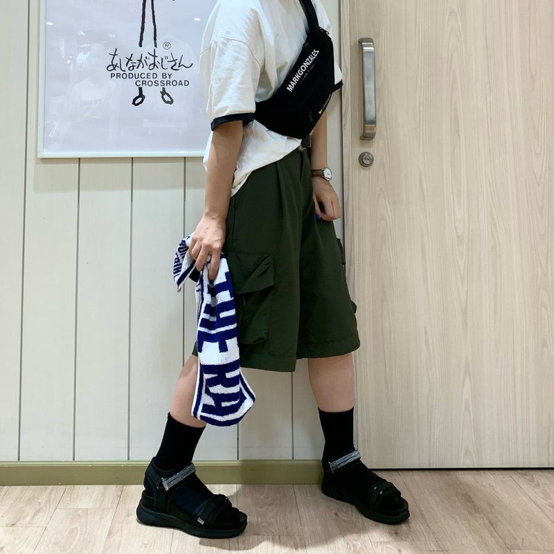 スタッフ着用：ブラック