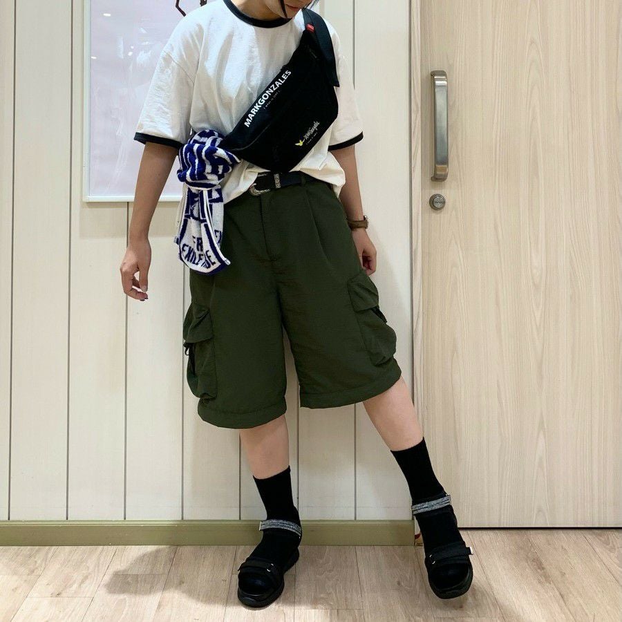 スタッフ着用：ブラック