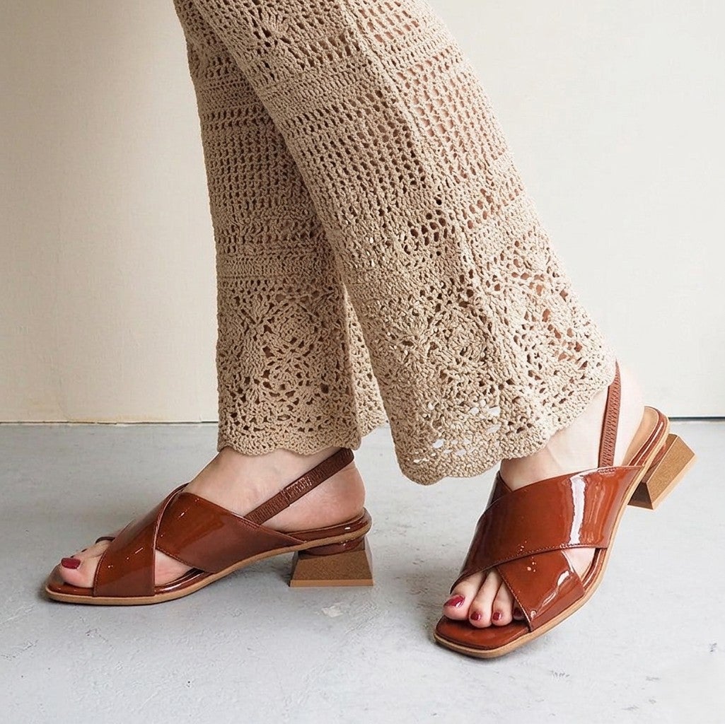 ライトブラウン