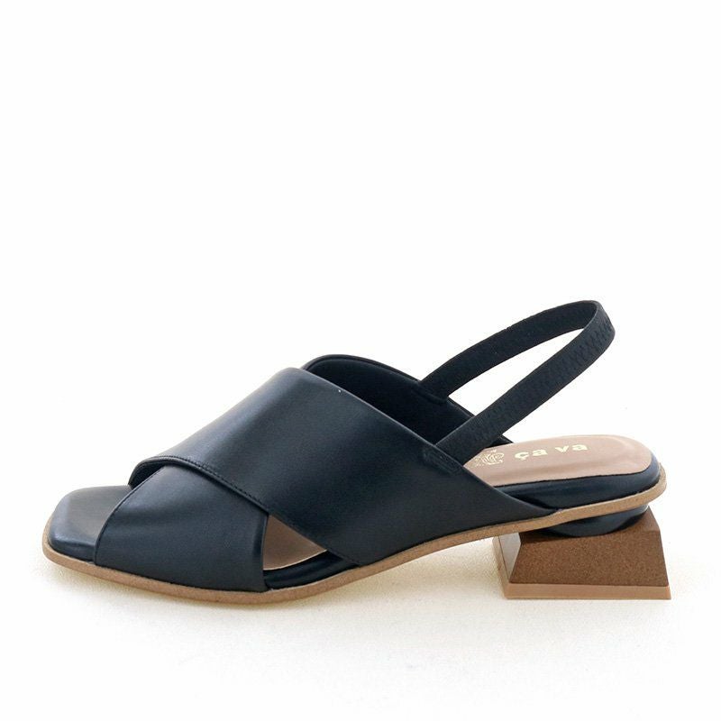 ソフトな作りでやさしい履き心地のサンダル