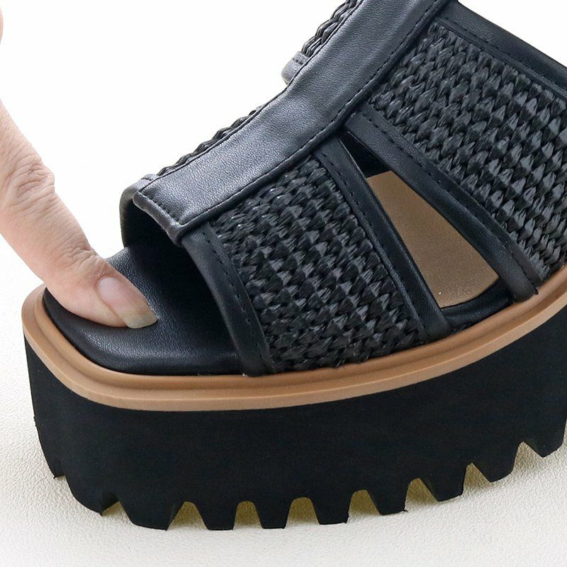 クッションが効いたふかふかの履き心地もポイント