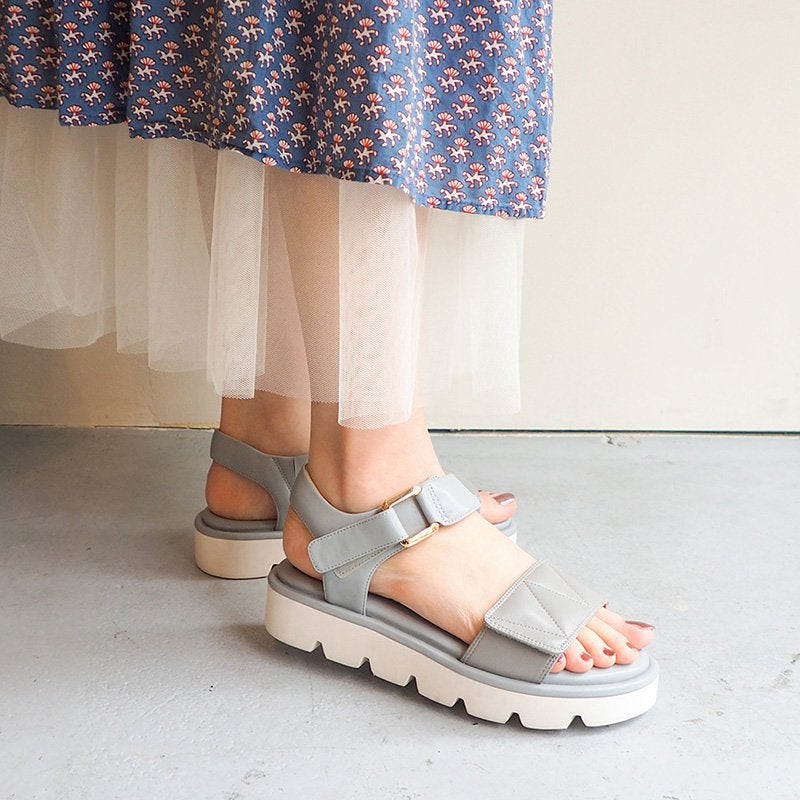 ライトブルー