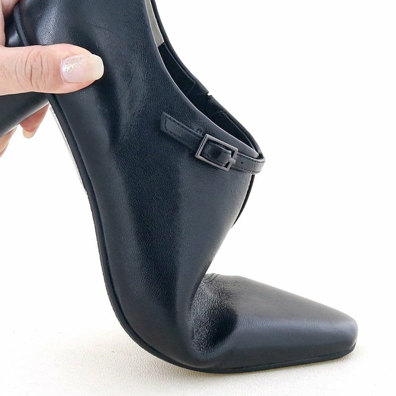 ソールの返りがよいのもポイント。足に靴がついてくるので歩行もスムーズ