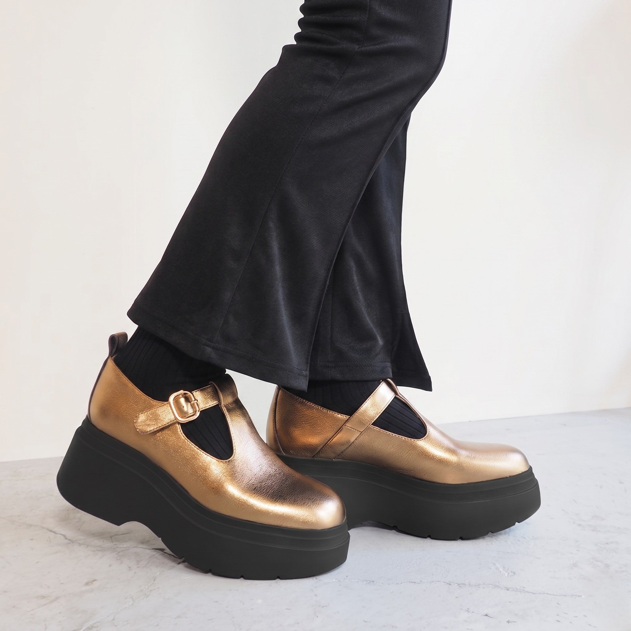 SALE】撥水｜厚底Tストラップシューズ（AY_2440059-1