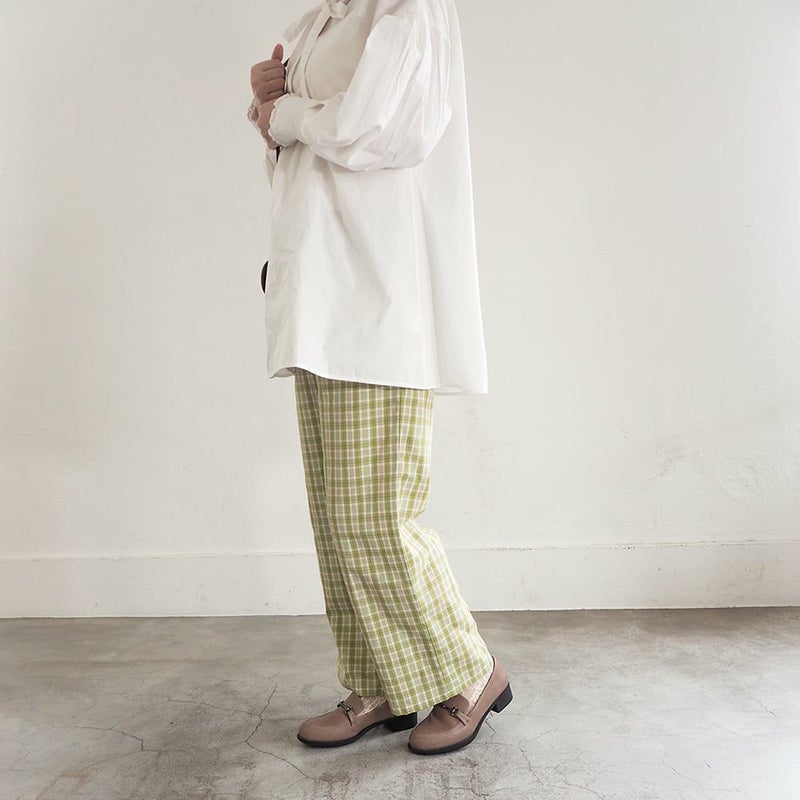 ダークベージュ