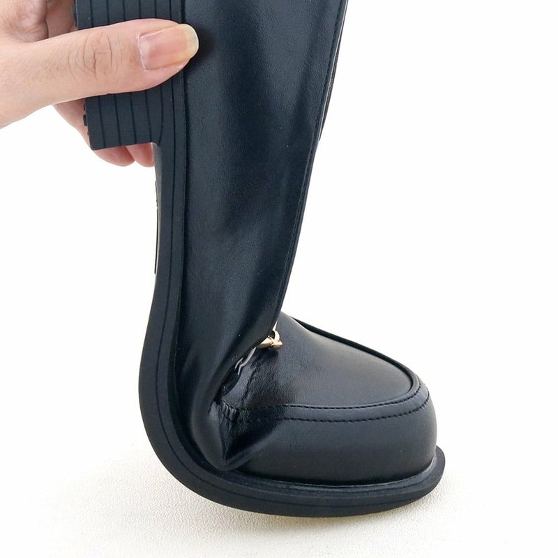 ソールは足の動きに合わせてしっかり屈曲